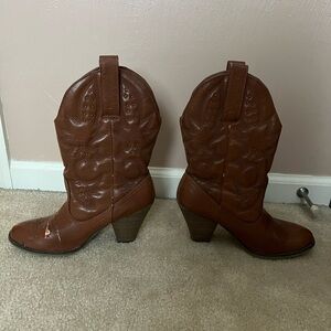 MIA heeled boots, good condition